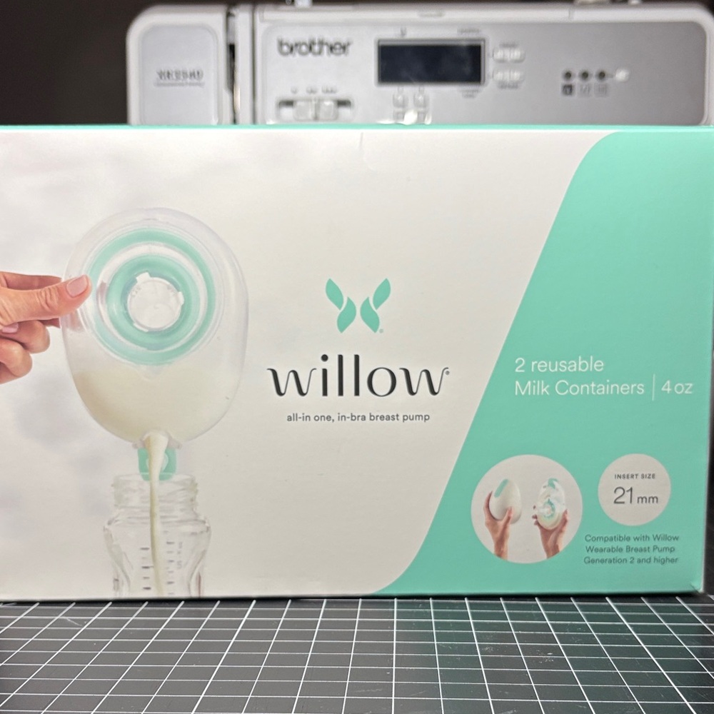 Willow Mint Reusable Milk Containers
